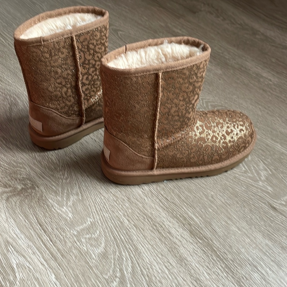 Girls Ugg boots